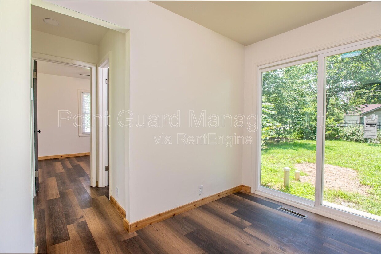 Foto principal - 2345 S Greenwood Ave