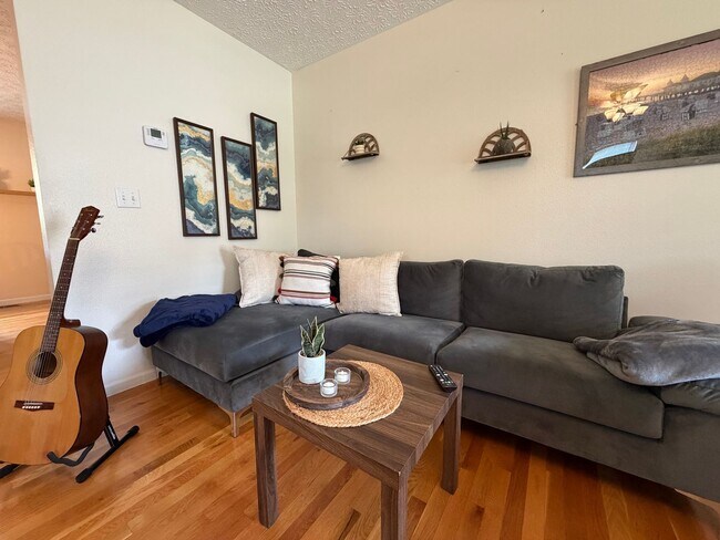 Foto del edificio - Fully Furnished Short Term Rental!