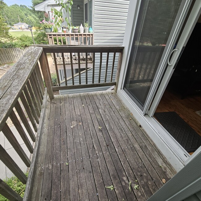 Building Photo - 8637 Beekman Pl