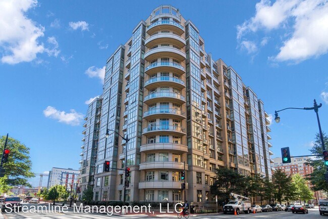 Foto del edificio - 2 br, 2 bath House - 811 4th St NW #210