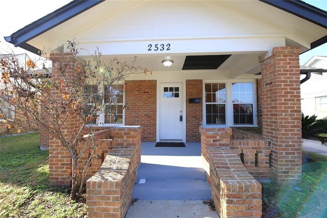 Foto del edificio - 2532 Oakcliff St