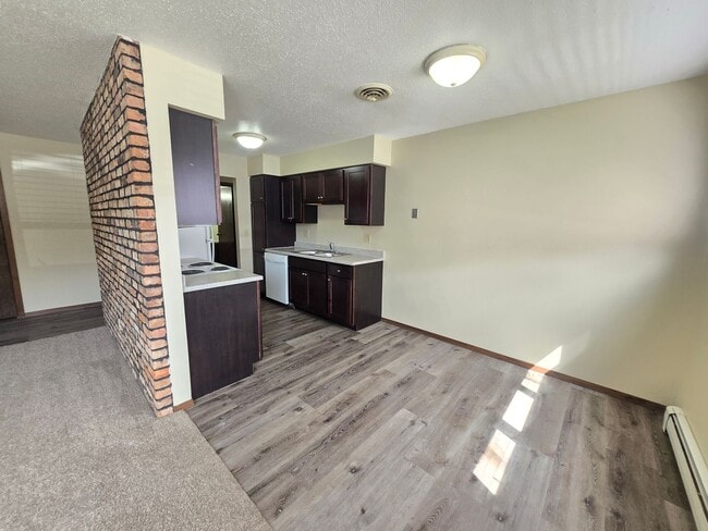 Interior Photo - Diplomat Apartments
