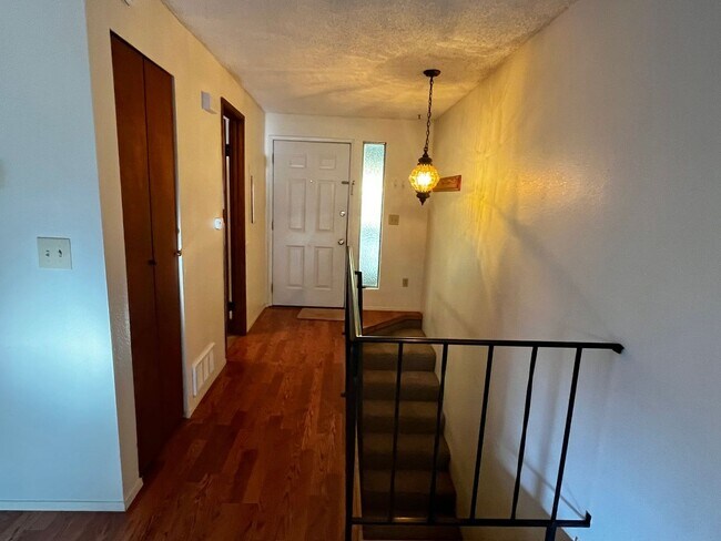 Foto del edificio - 1110 Shorewood Dr