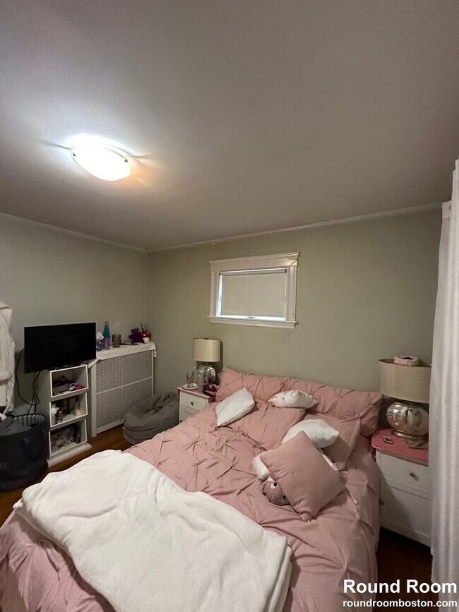 Building Photo - 62 Litchfield St