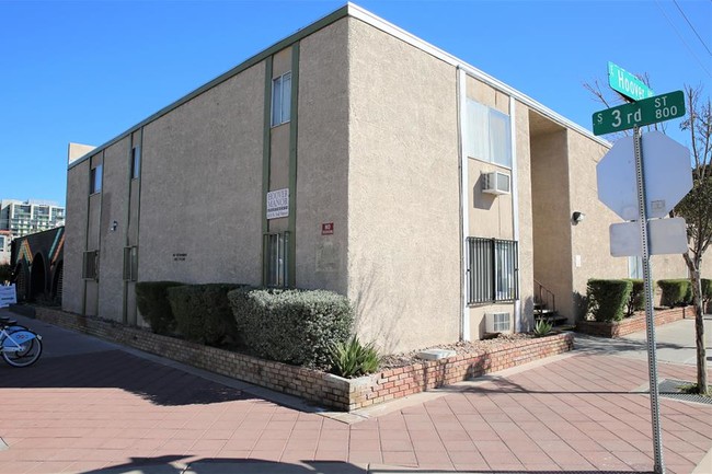 Building Photo - Hoover Manor Apartments