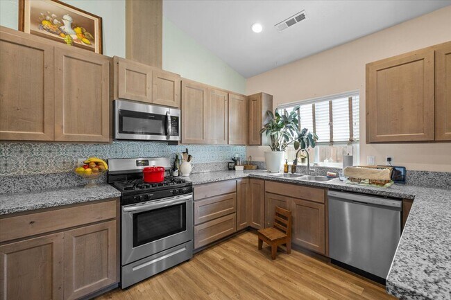 Building Photo - 3852 Cadence Ln