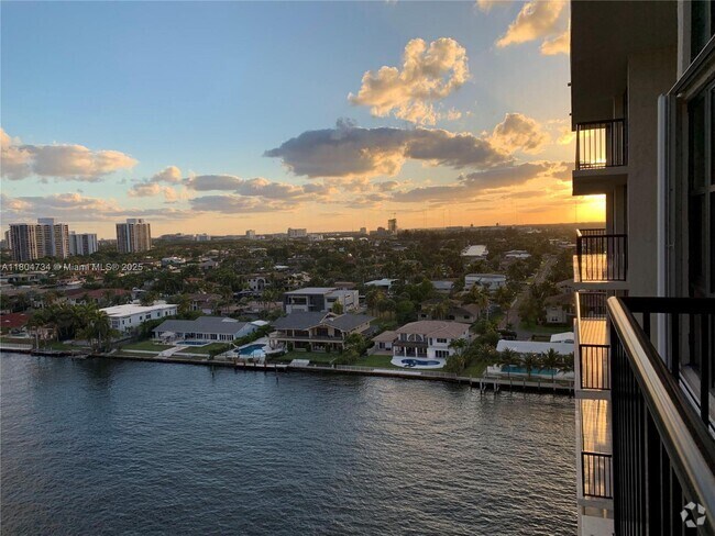 Building Photo - 2017 S Ocean Dr