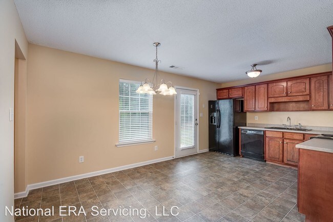 Building Photo - 3 br, 2 bath House - 80 Savoy Park Dr