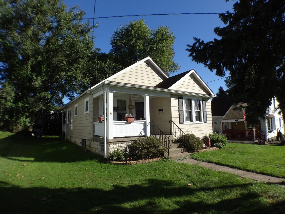 Foto principal - Two Bedroom Home on Marland Heights