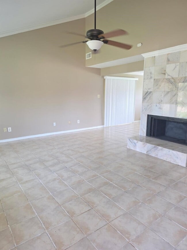 Building Photo - 16611 Quail Dale Dr
