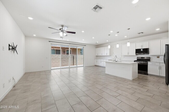 Foto del edificio - 17247 N 10th St