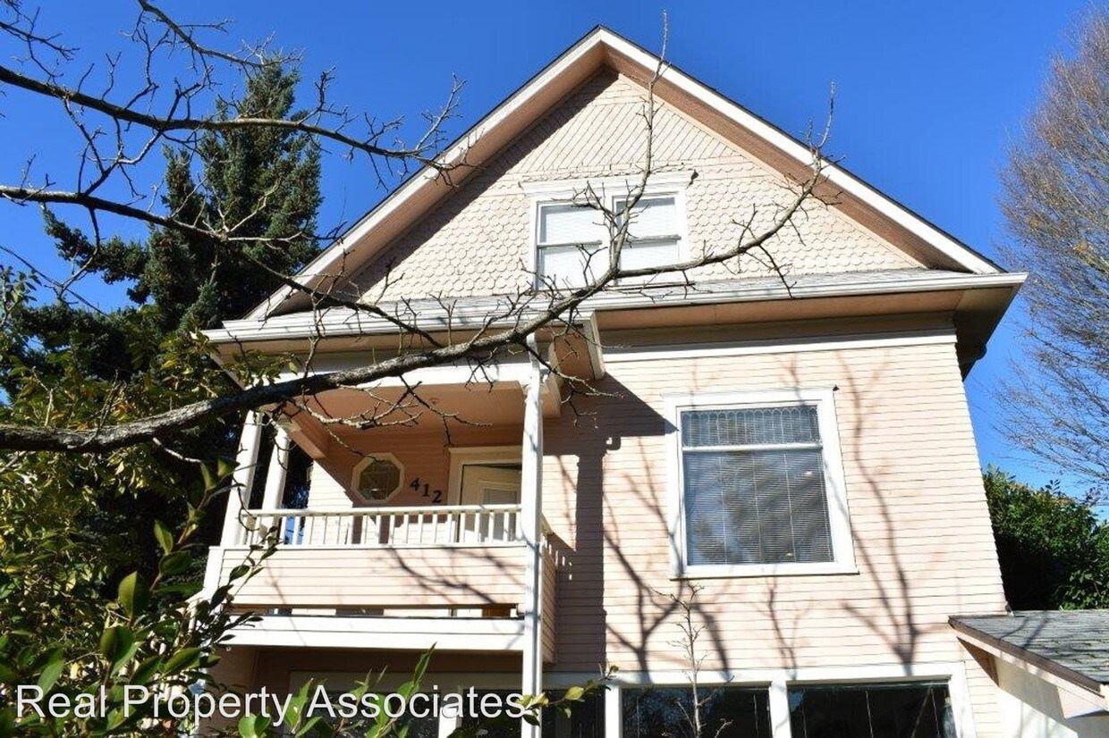 Primary Photo - 412 NE 65th St