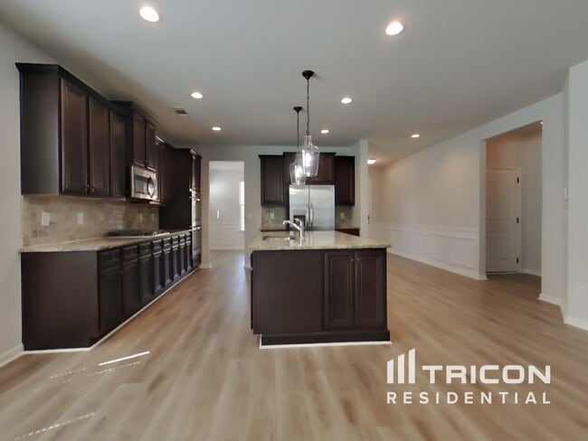 Foto del edificio - 7582 Crawford Ct