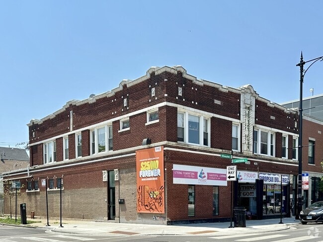 Building Photo - 3050 N Milwaukee Ave