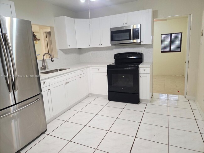 Foto del edificio - 4004 SW 20th St