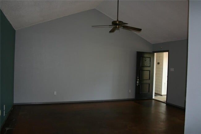 Building Photo - 103 Cloudview Dr