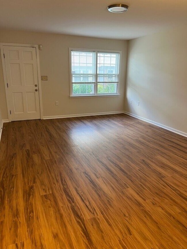 Foto del edificio - Updated townhouse in downtown Frederick re...