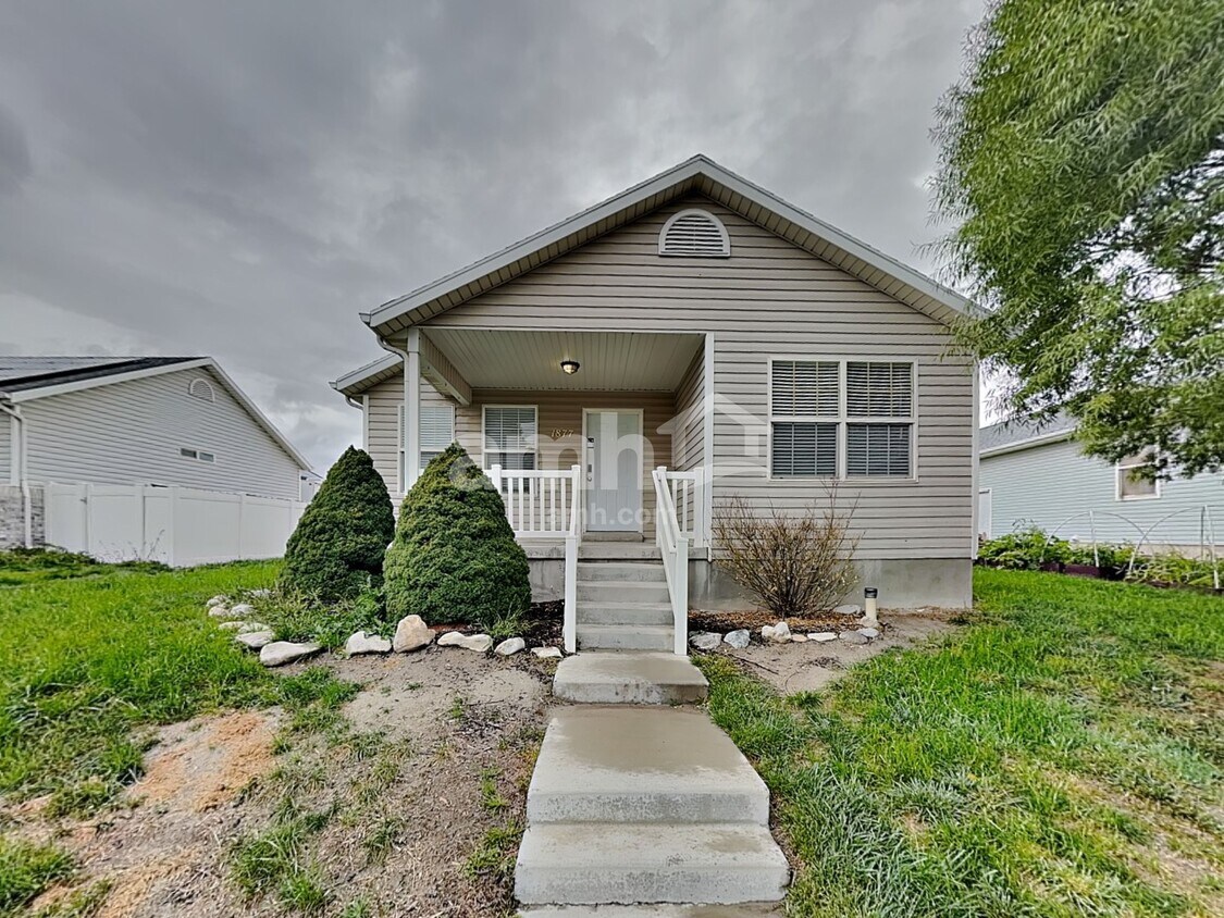Foto principal - 1877 E Cedar Dr