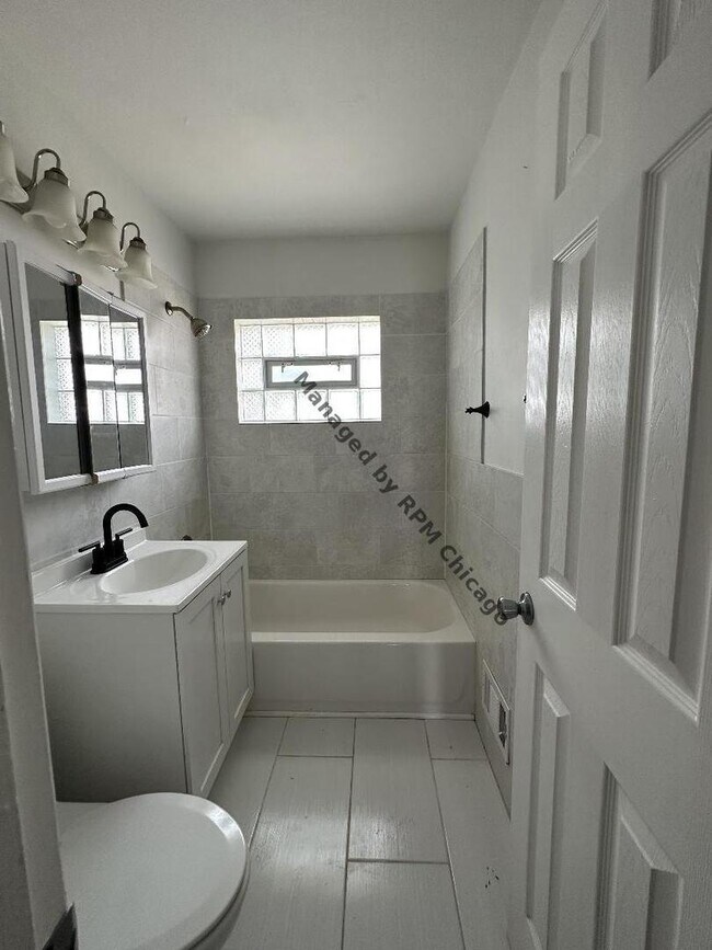 Foto del edificio - 1420 N Harlem Ave