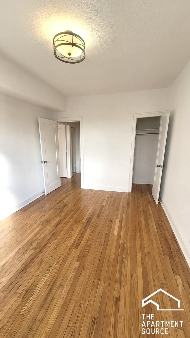 Building Photo - 1107 N Avers Ave