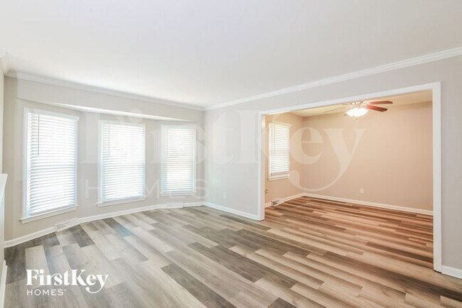 Foto del edificio - 6115 Noland Rd