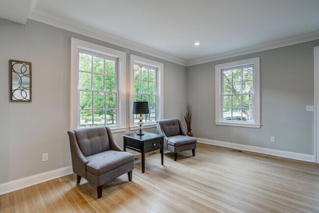 Foto del edificio - 2056 Summit Ave