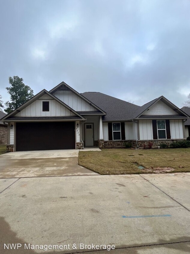 Primary Photo - 4 br, 2 bath House - 3925 Old Omen Rd.