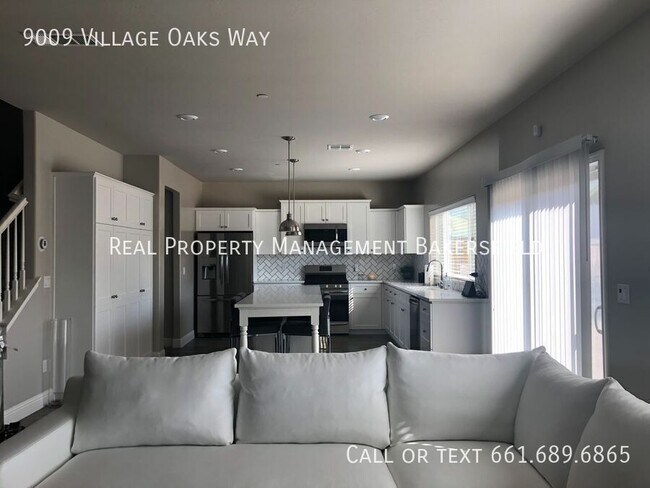 Foto del edificio - 9009 Village Oaks Way