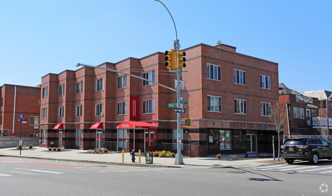 Primary Photo - 5804 Main St