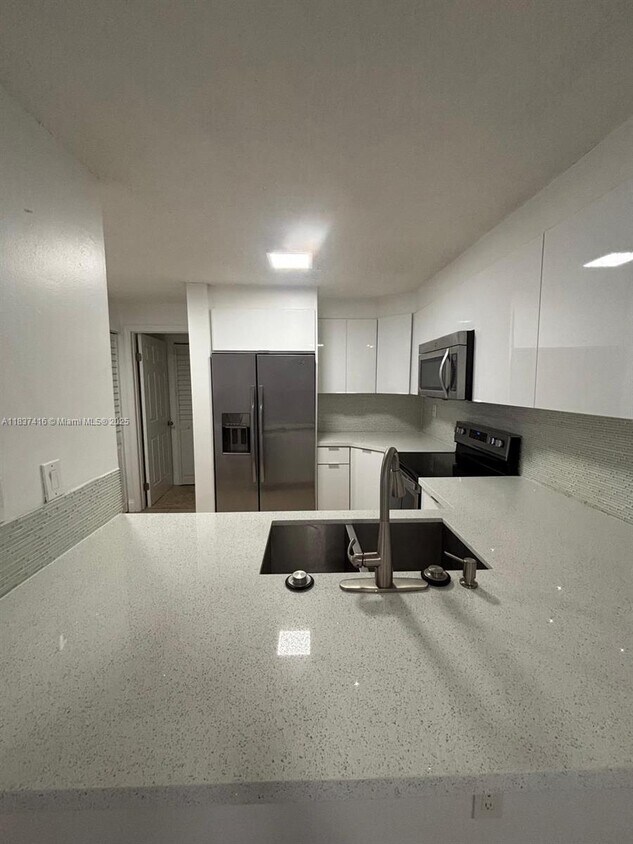 Foto principal - 210 SW 11th St