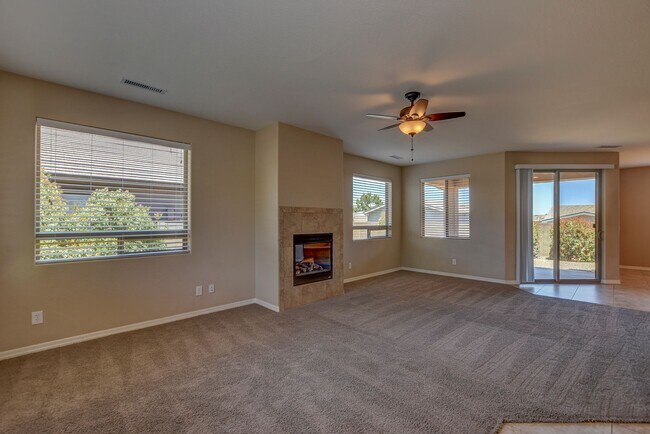 Foto del edificio - Beautiful home in Prescott