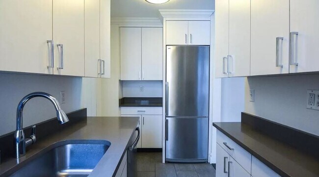Foto del edificio - 25 W 68th St