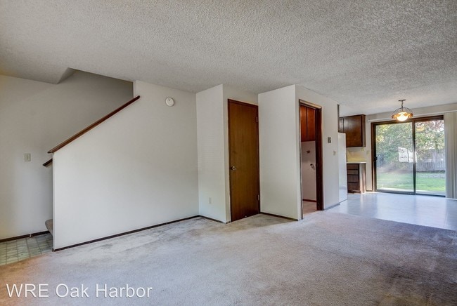 Building Photo - 1130 SW Harrier Cir