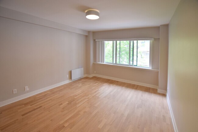 Building Photo - 3455 Rue Aylmer