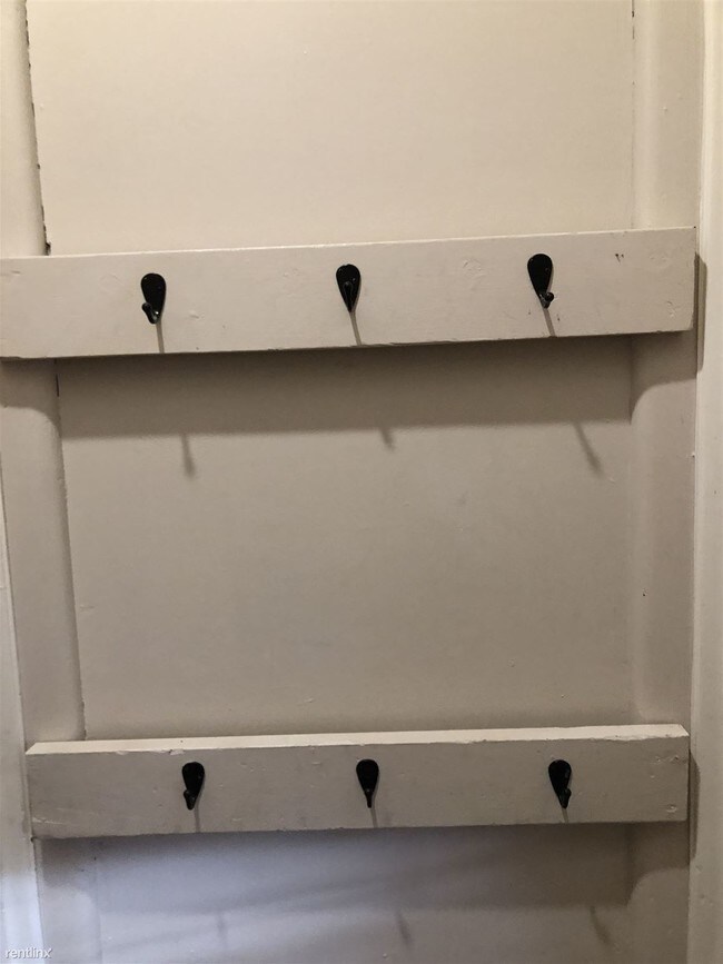 Foto del edificio - 2 br, 1 bath  - 245 Burton St SW Apt 2