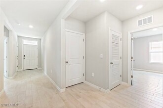 Building Photo - 2605 33rd St W