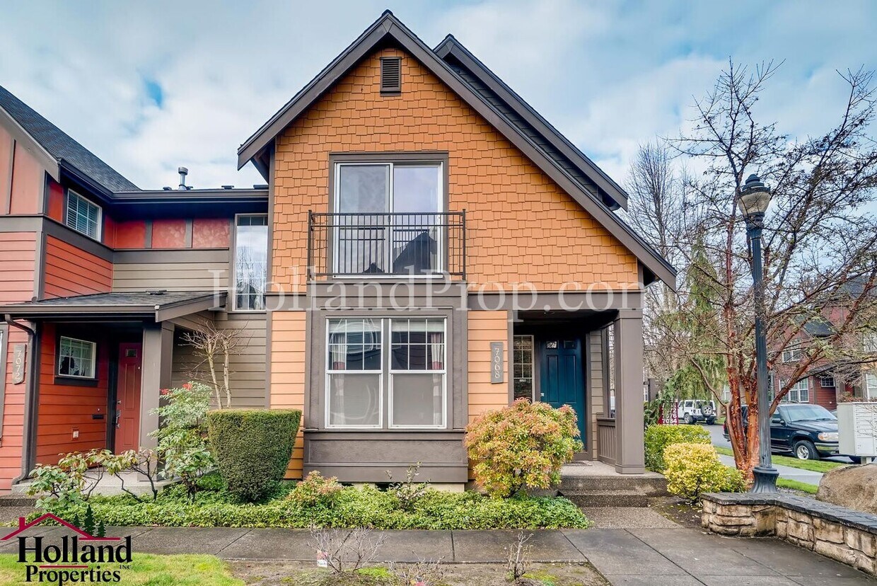 Primary Photo - Beautiful 2 Bedroom 2.5 Bathroom Townhouse...