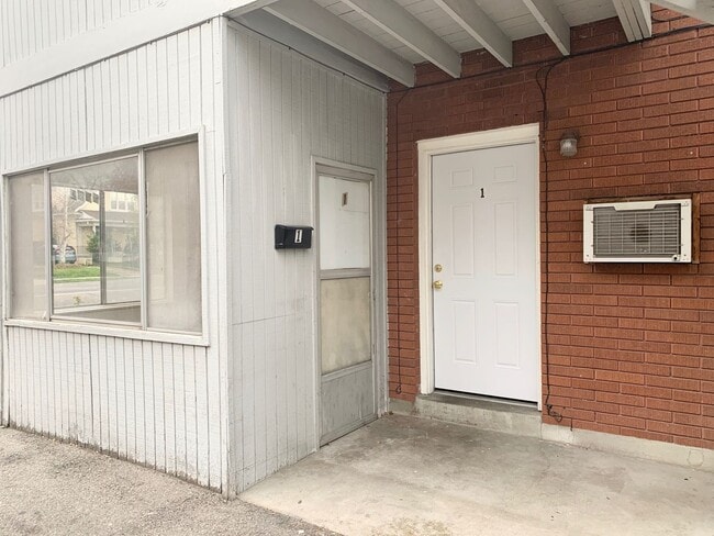 Building Photo - Two bedroom apt, Salt Lake City; 1,000 sq ...