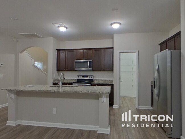 Foto del edificio - 250 Harvest Glen Ln