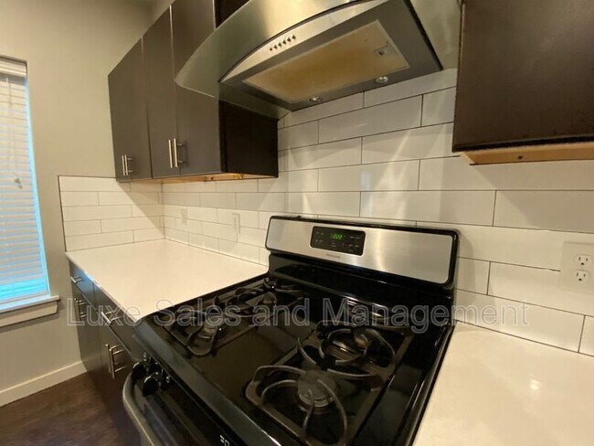 Foto del edificio - 17604 Sunny Hollow Rd