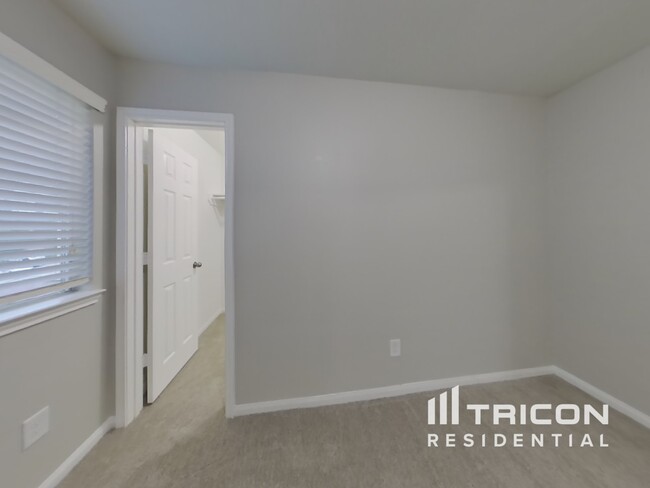 Building Photo - 21410 Jamals Way
