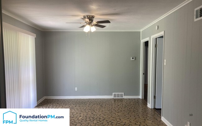 Foto del edificio - 409 Whiteville Ave