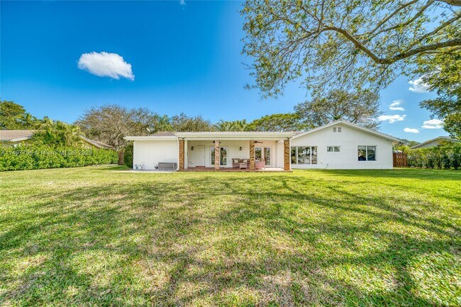 Building Photo - 12620 SW 114th Ave