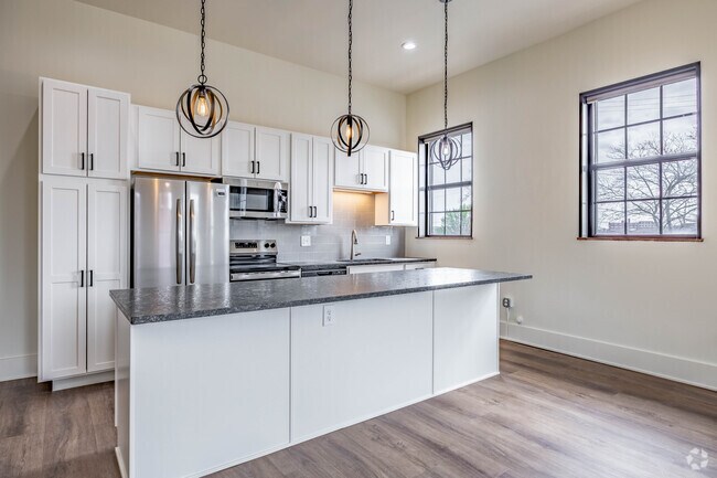 1 habitación, 1 baño - 1000 pies cuadrados - Cocina - Hamilton Riverfront- Largest One-Bedrooms