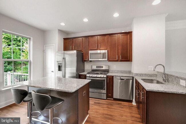 Foto del edificio - 4600 Potomac Highlands Cir