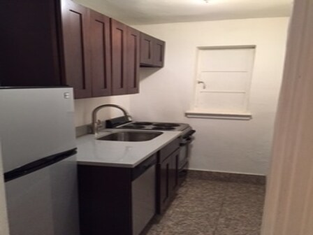 Primary Photo - 212 E 52nd St