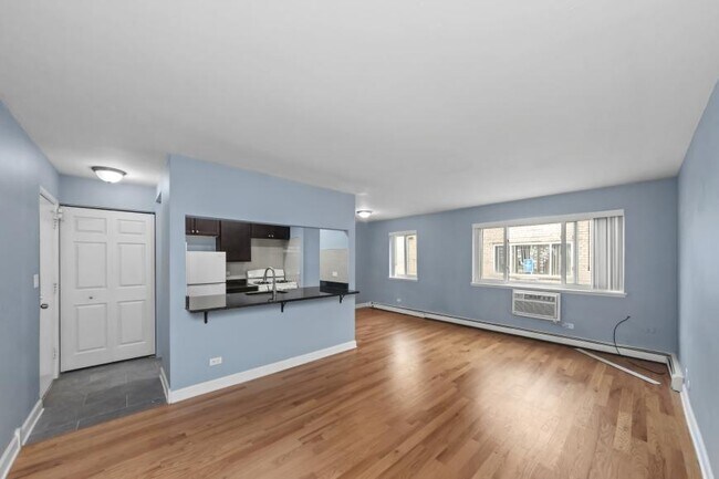 Photo - 1 bedroom in Chicago IL 60613 Apartment