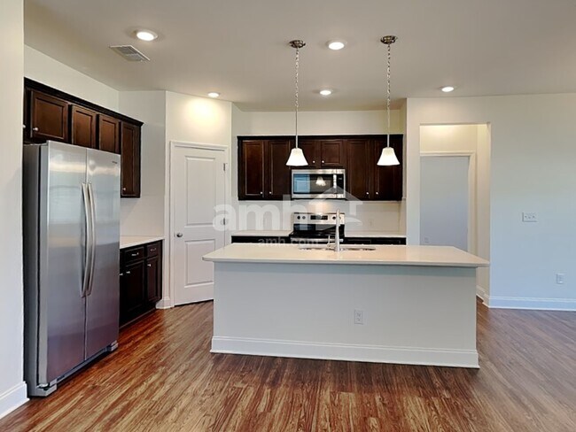 Foto del edificio - 106 Larragan Dr