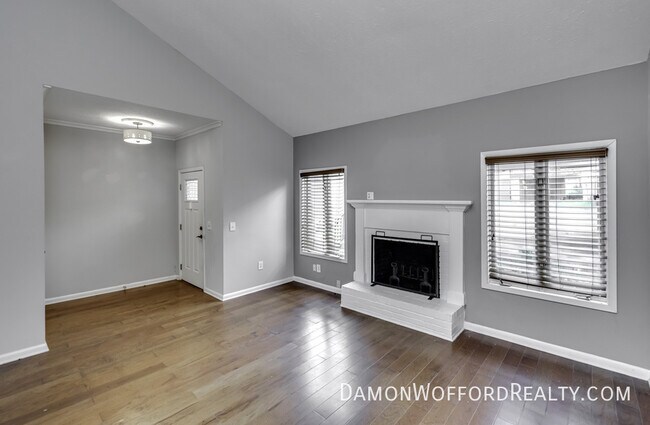 Foto del edificio - 34 Park Crest Pl