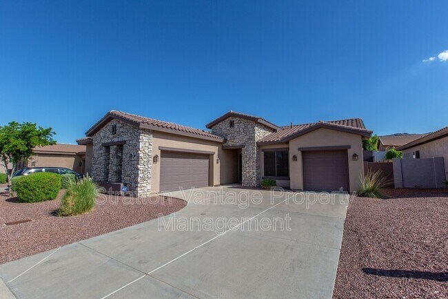 Building Photo - 1825 E Latona Rd